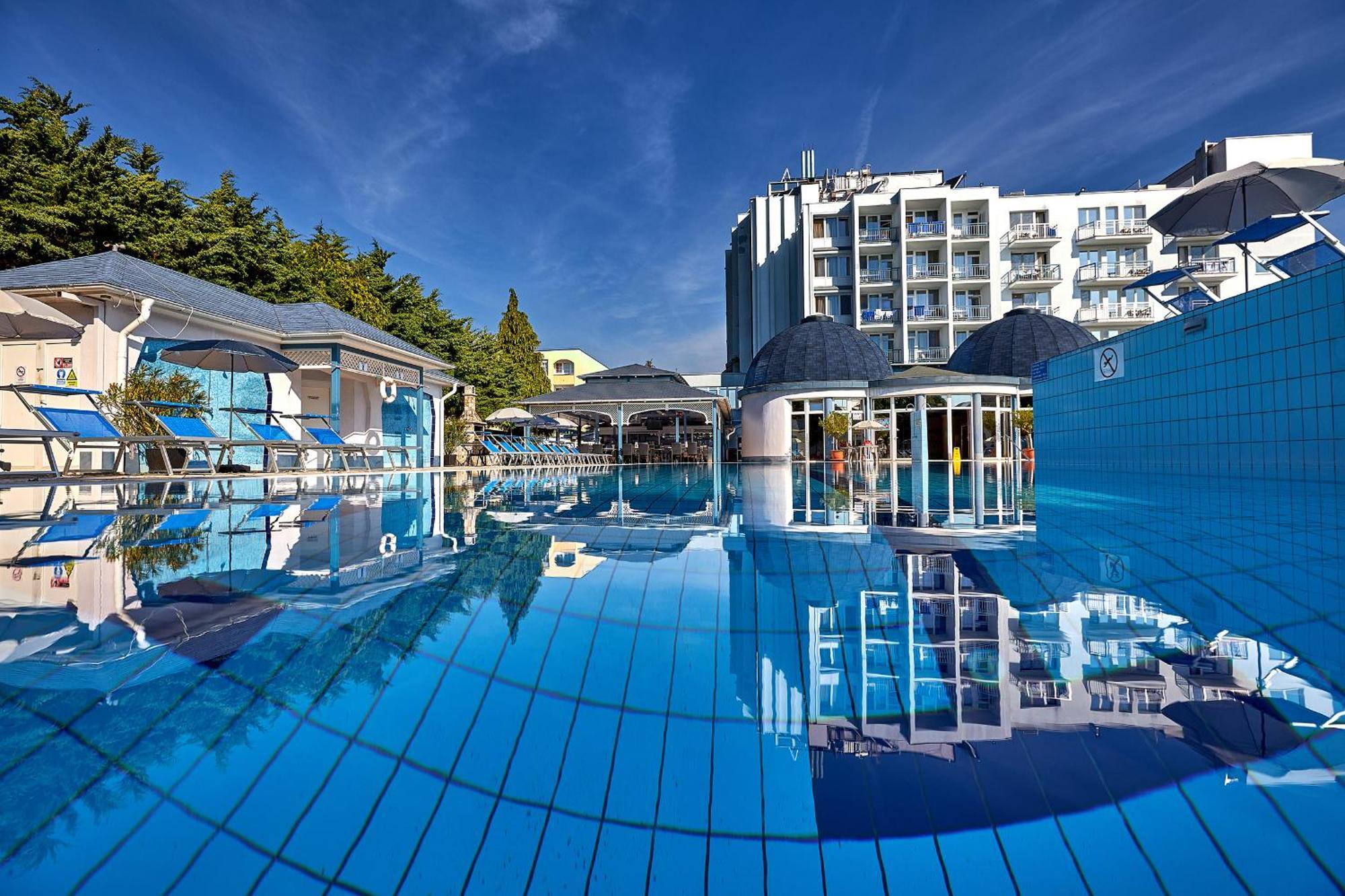 Hotel Silver Hajduszoboszlo Exterior photo