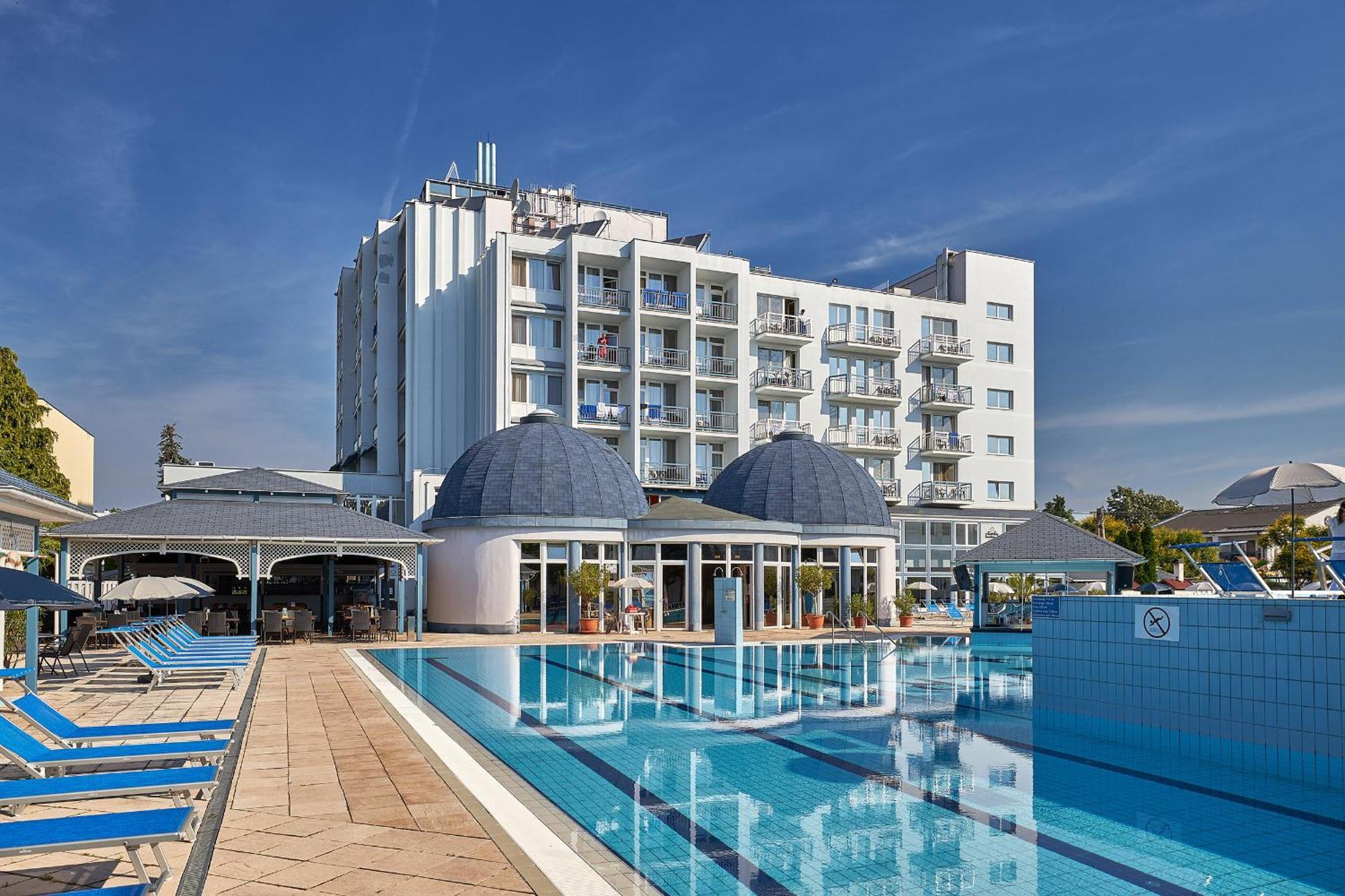 Hotel Silver Hajduszoboszlo Exterior photo